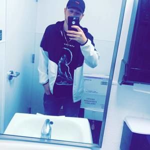 Meet your Posher, Logan